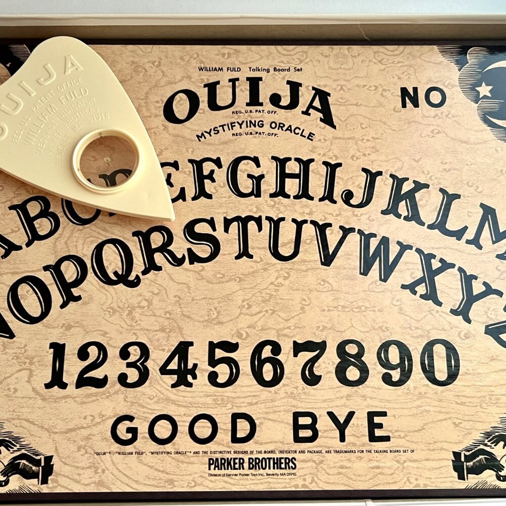 Vintage 1992 Ouija Board HAPPY HALLOWEEN